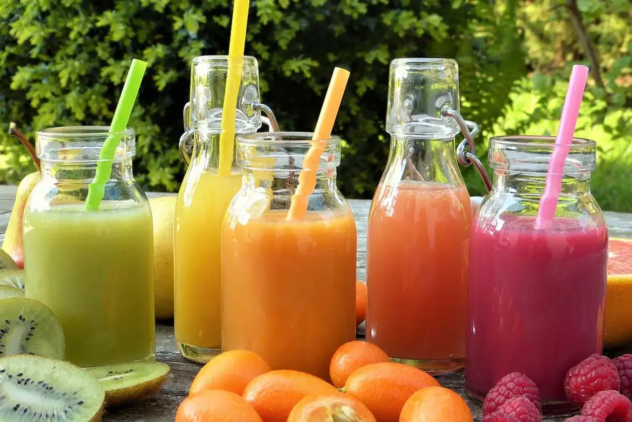 Przepisy na zdrowe koktajle z blendera, które zachwycą Twoje kubki smakowe