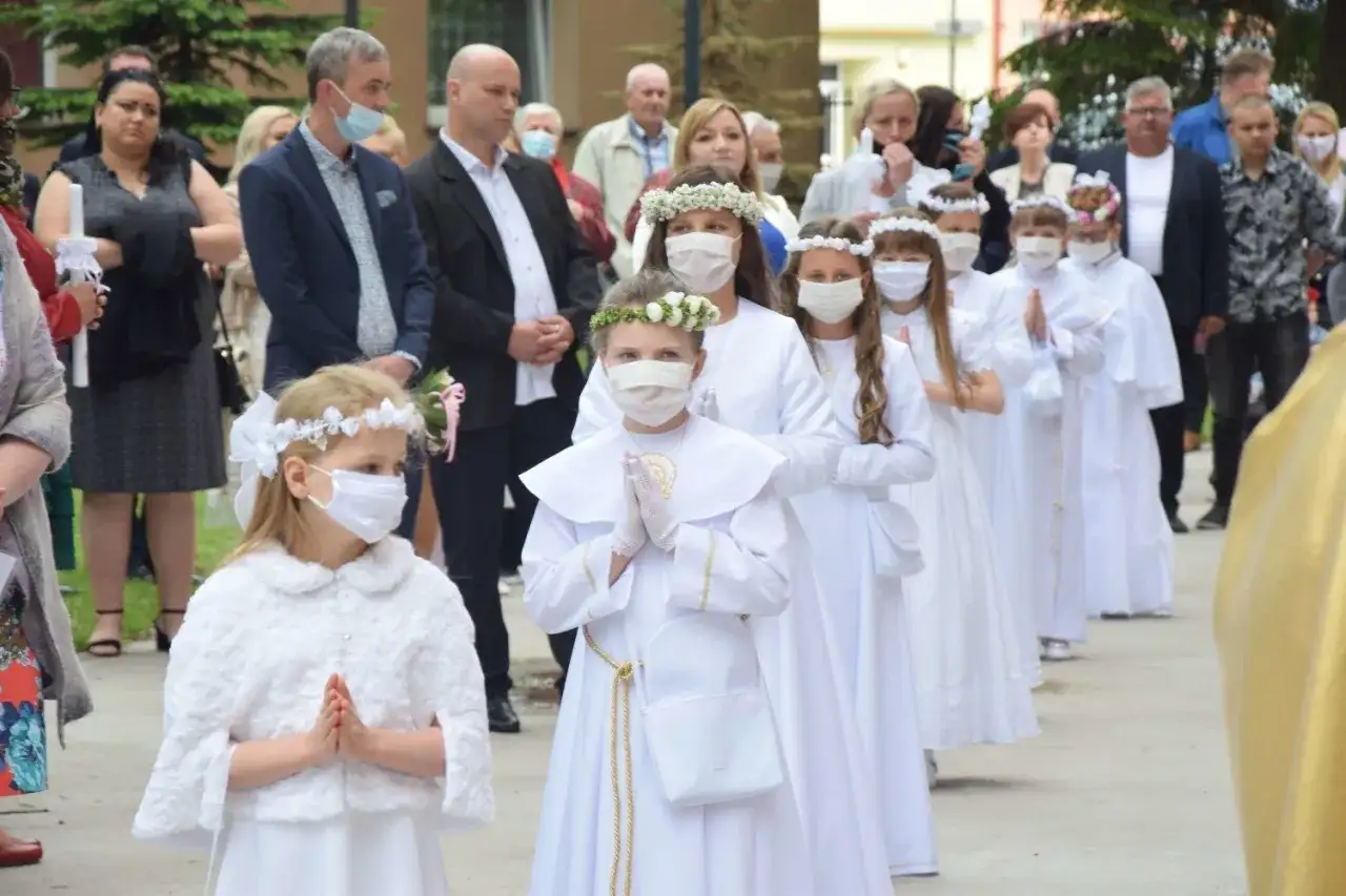 Ile na chrzciny? Kwoty, prezenty i savoir-vivre dla gości