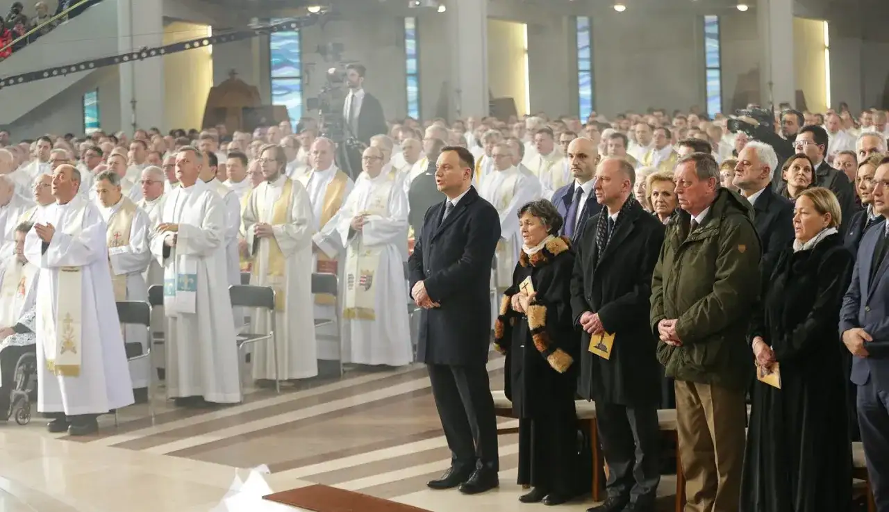 Jezus królem Polski przepowiednia – znaczenie i kontrowersje w historii