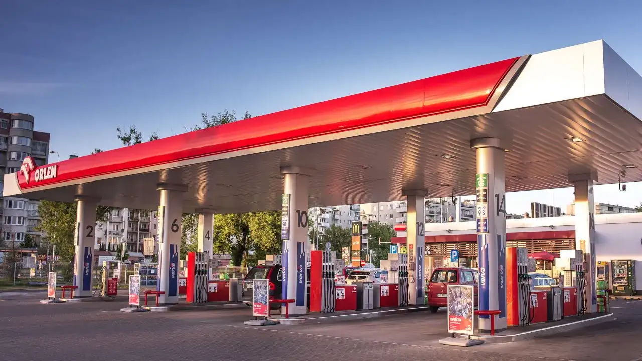 Ile stacji ma Orlen? Zaskakująca liczba stacji paliw w Polsce