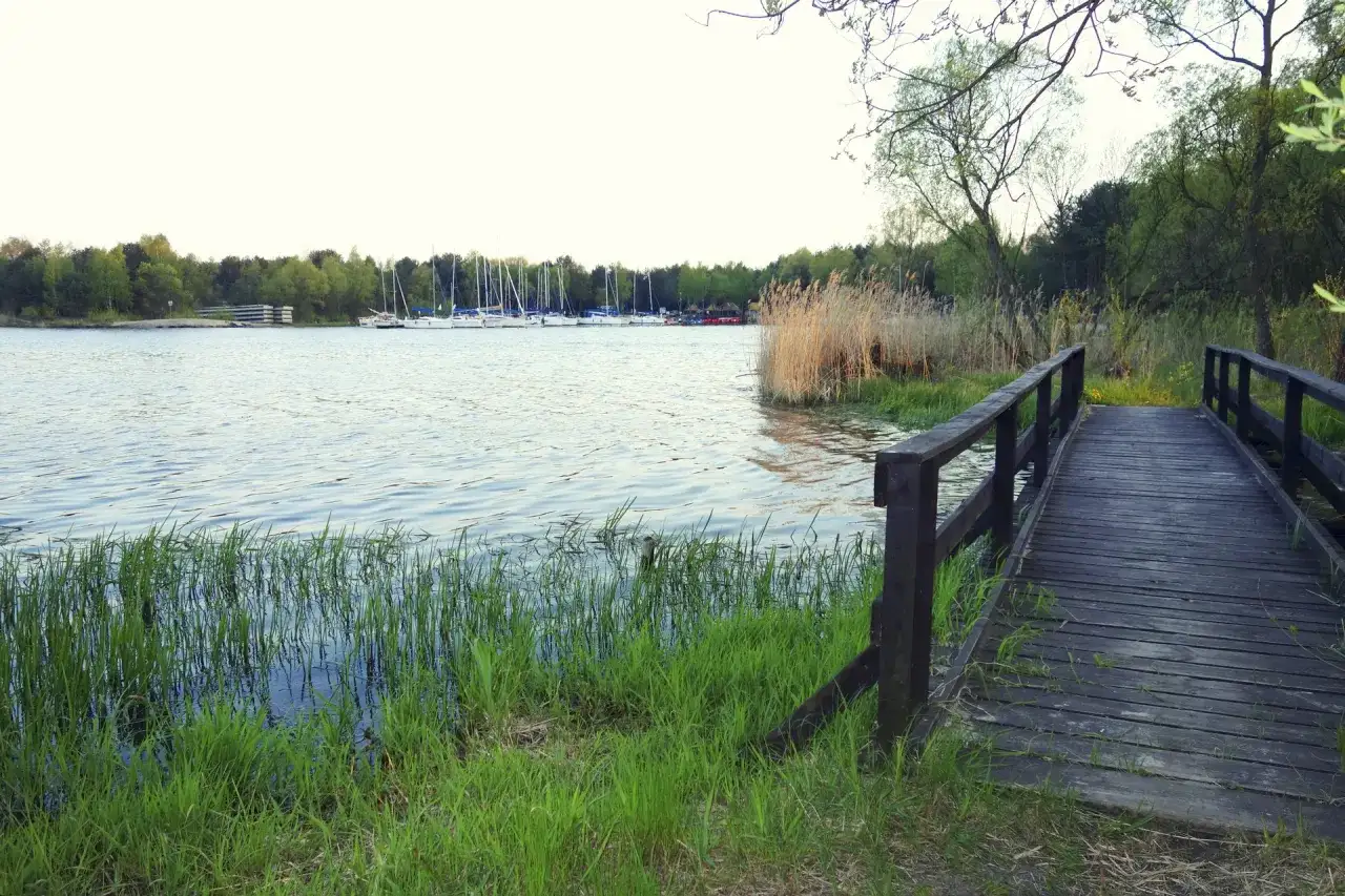 Jezioro Łódzkie: najlepsze miejsca na relaks i aktywność na wodzie