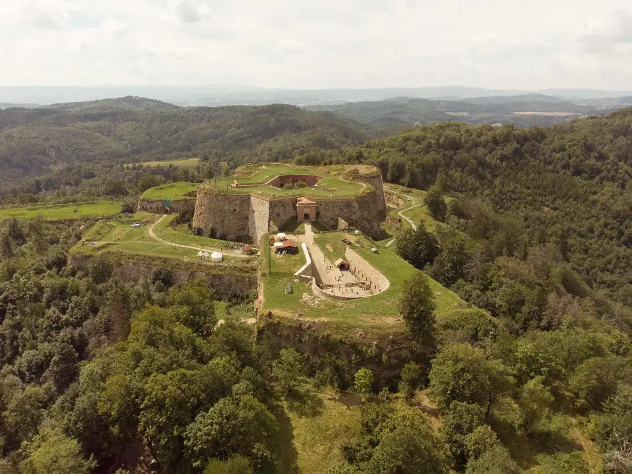 Ciekawe miejsca Dolnego Śląska: Twoje przewodnik do zwiedzania!