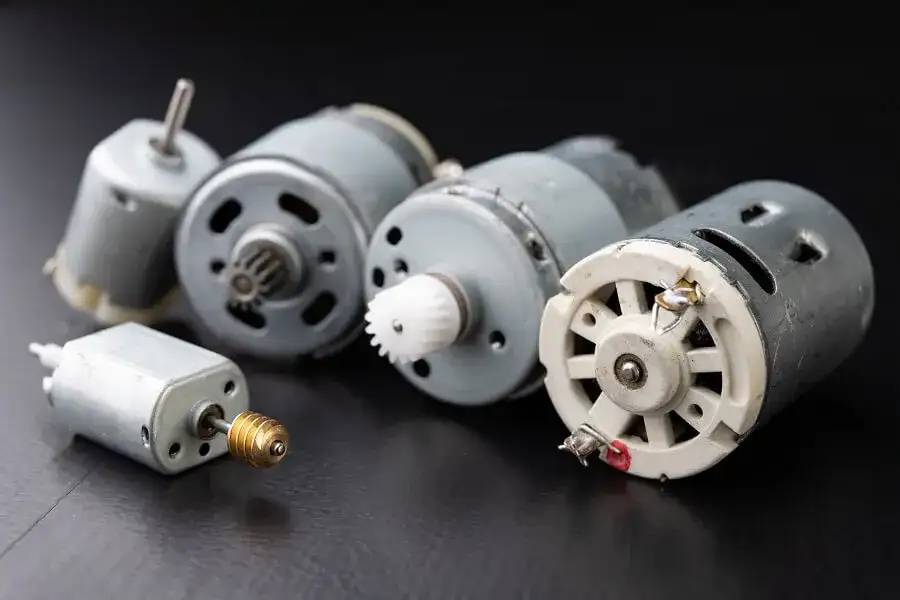 Silniki elektryczne - poznaj ich działanie i zasady funkcjonowania w praktyce