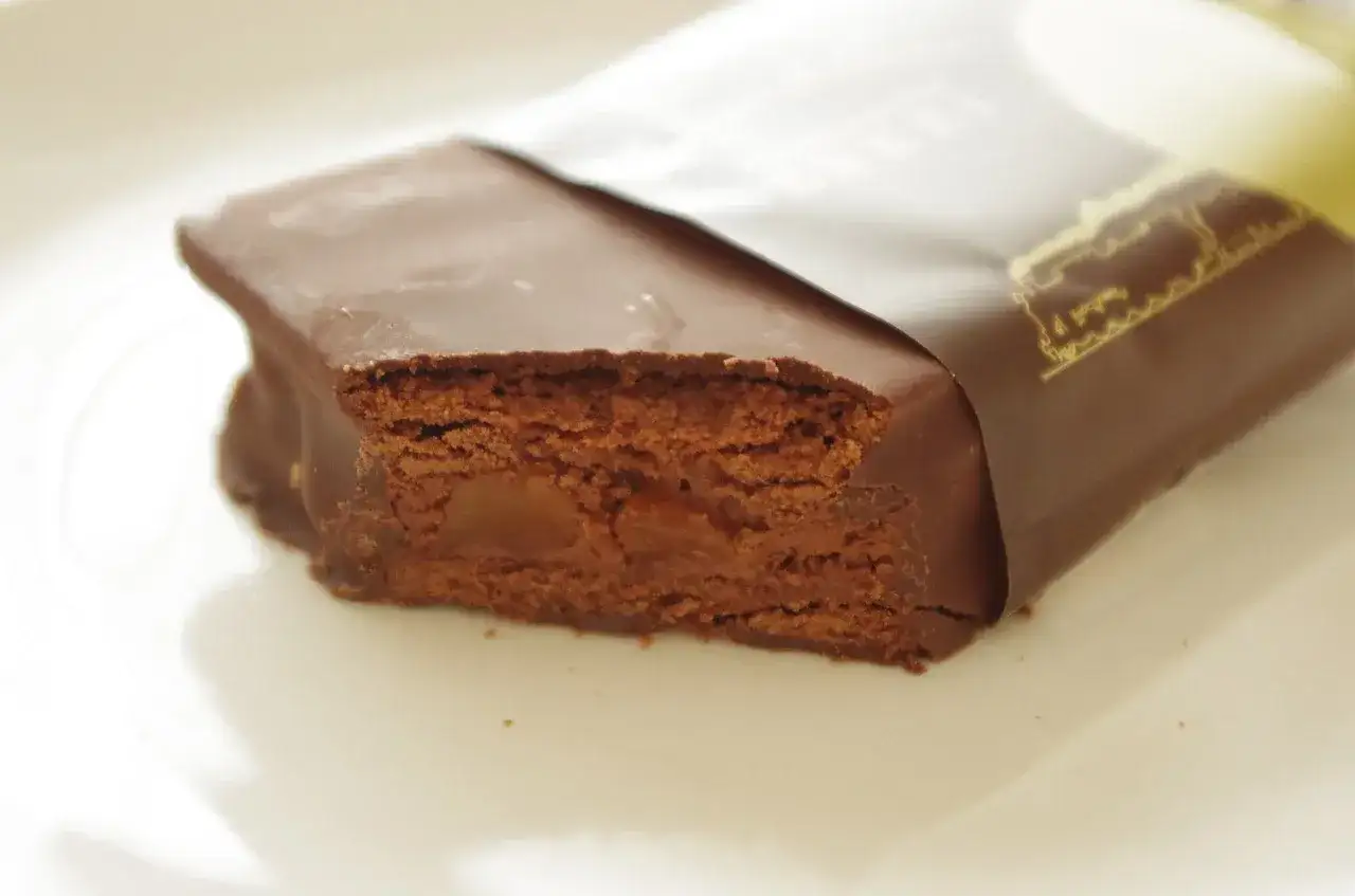 Czy batony proteinowe tuczą? Odkryj prawdę o ich wpływie na wagę