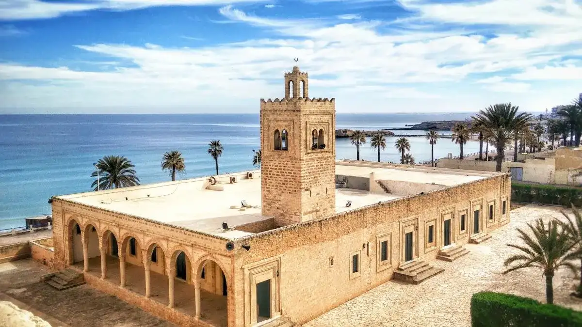 Najpiękniejsze miejsca w Tunezji: Jak zaplanować podróż marzeń?