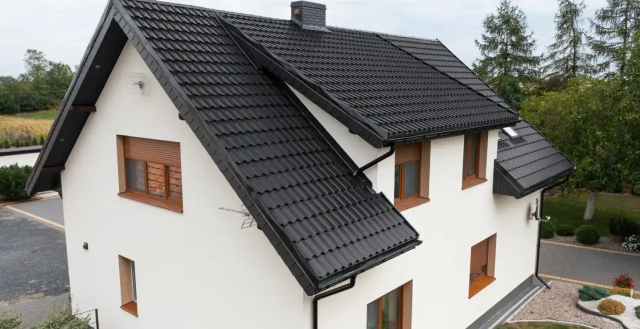 Drenaż opaskowy: Kiedy konieczny, ile kosztuje i jak uniknąć błędów