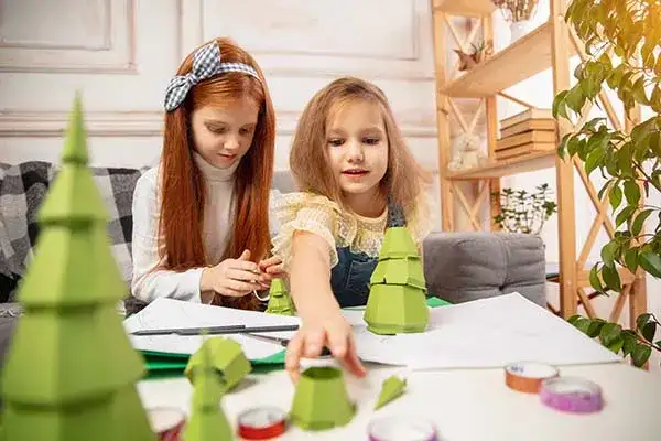 Kreatywne zabawy dla dzieci 10 lat w domu: 15 pomysłów na nudę