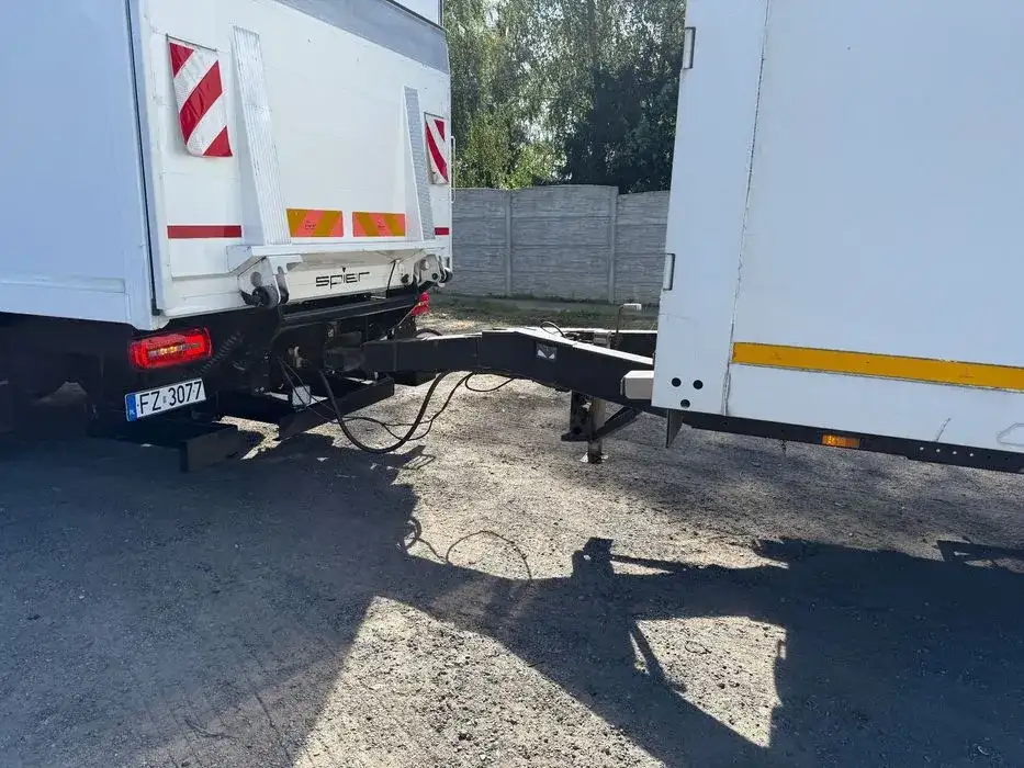 Koffer naczepa co to jest? Kluczowe informacje i zastosowania