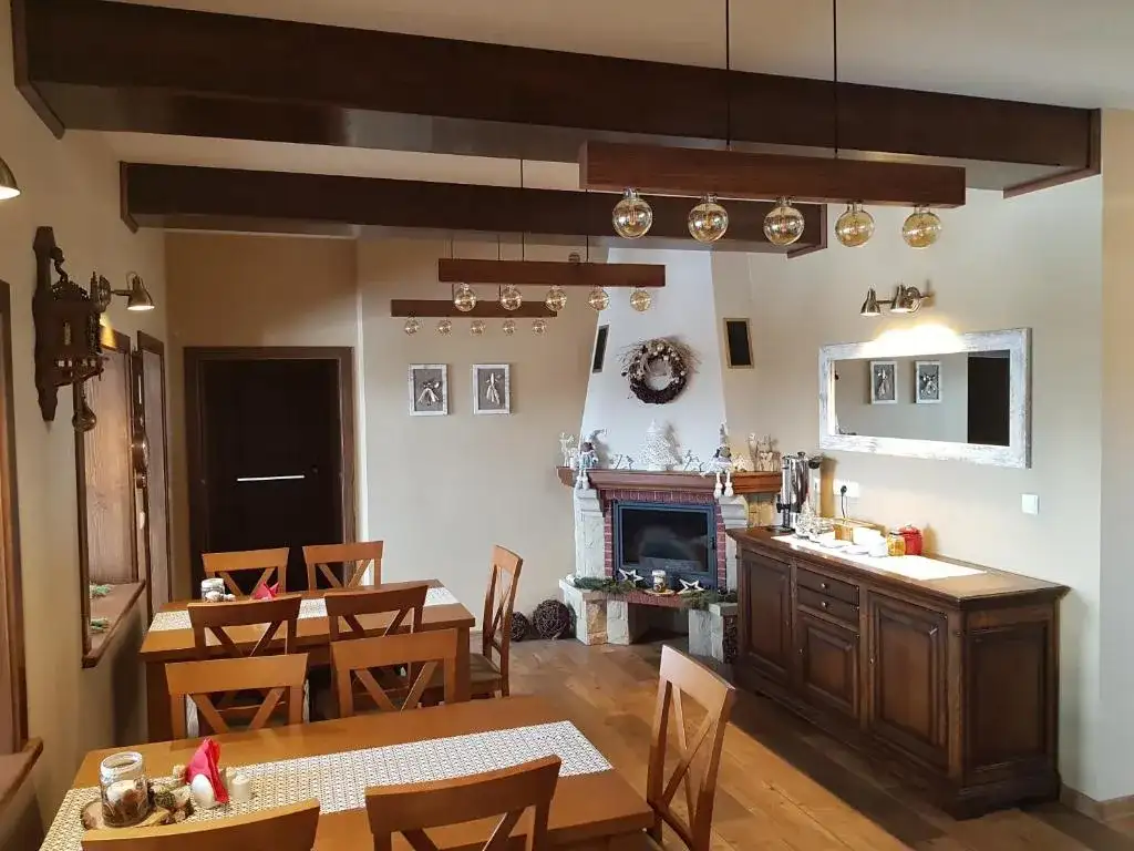 Bacówka na Zadzielu: Planujesz pobyt? Poznaj ceny, pokoje i atrakcje