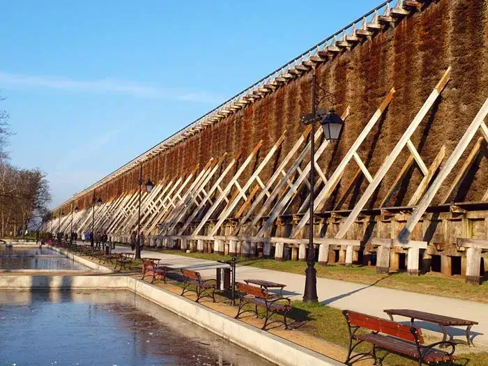 Gdzie zjeść w Ciechocinku? TOP 3 miejsca i lokalne smaki!