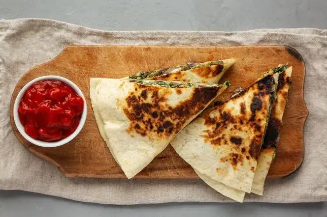 Jak zrobić pyszną tortillę z fetą: prosty przepis krok po kroku [PRZEPIS]