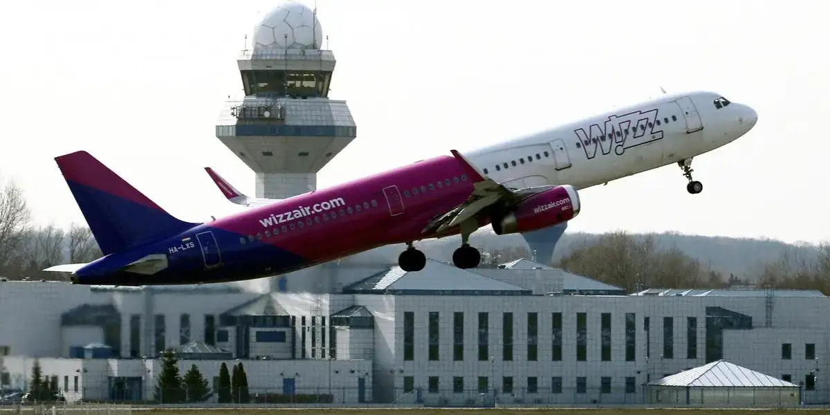 Wizzair kiedy najtańsze loty – uniknij drogiego latania i oszczędzaj