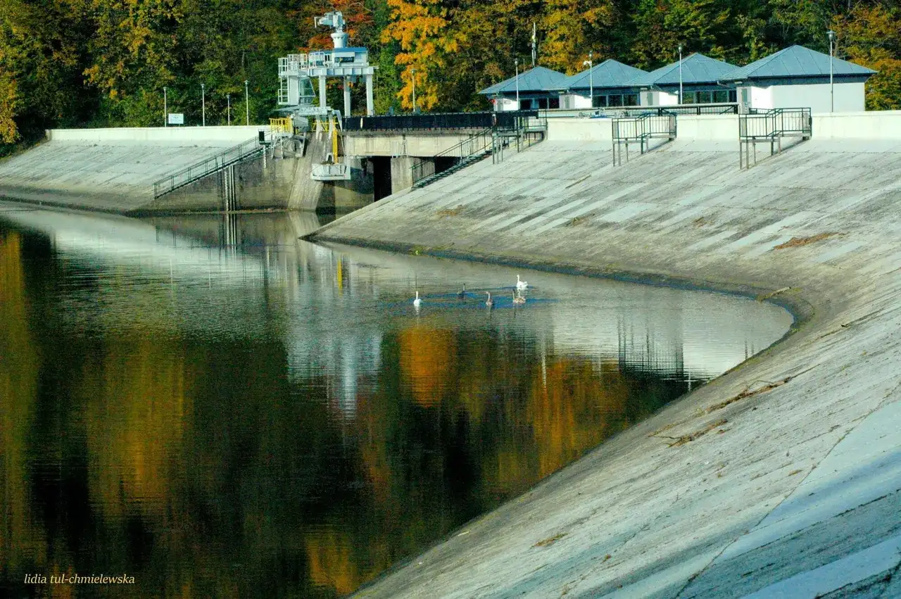 Elektrownia Myczkowce: Starsza siostra Soliny i jej tajemnice Bieszczad