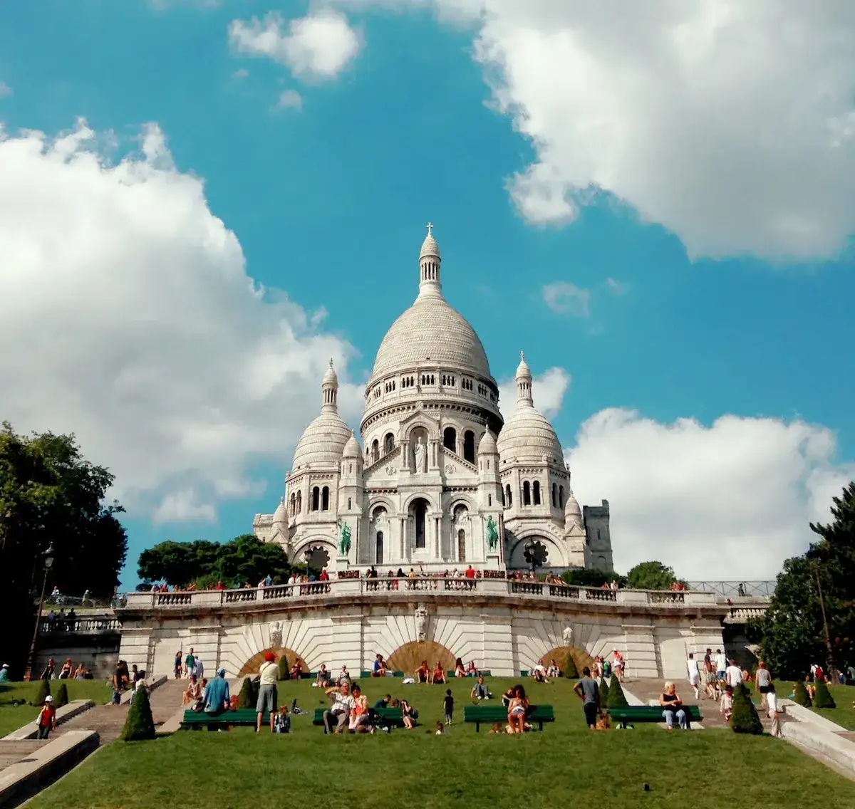 Paryż co warto wiedzieć: unikaj pułapek i ciesz się podróżą
