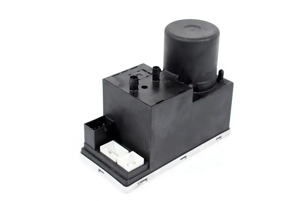 Gdzie jest pompka centralnego zamka Audi A4 B5? Znajdź i napraw!