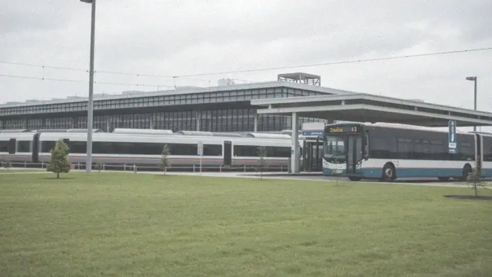 Autobus na lotnisko Balice z Dworca Głównego Wschód: Jak dojechać?