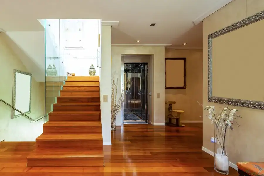 Ascensor neumático precio: cuánto cuesta instalar uno y factores clave