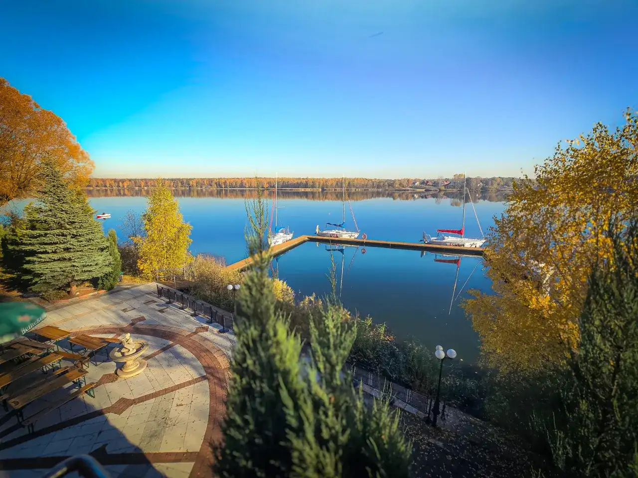 Śląsk: Hotele nad jeziorem. Gdzie wypocząć i aktywnie spędzić czas?