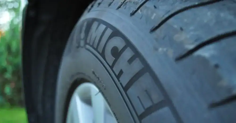 Waga opony samochodowej: od 6,5 do 18 kg. Co musisz wiedzieć?