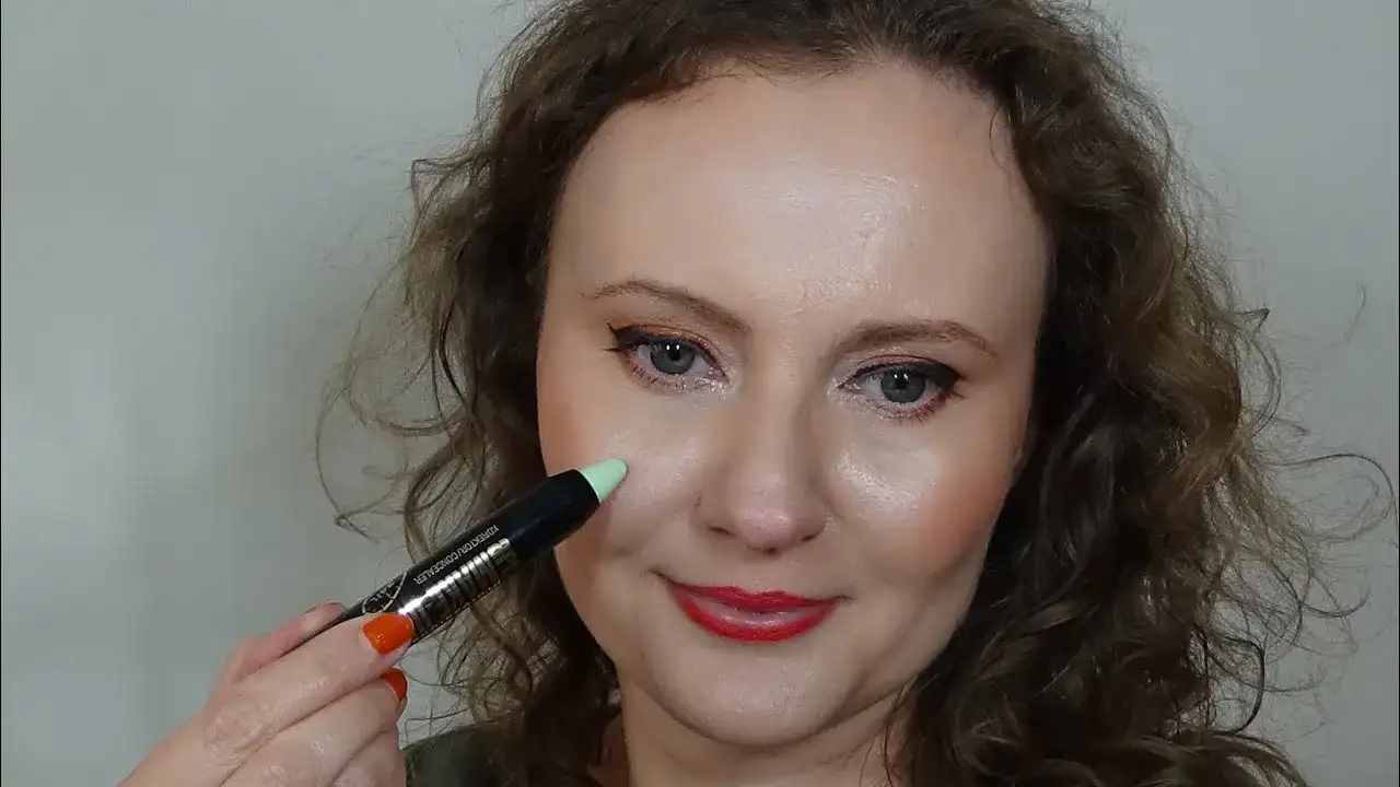 Zielony korektor do czego? Poznaj jego skuteczne zastosowania na zaczerwienienia