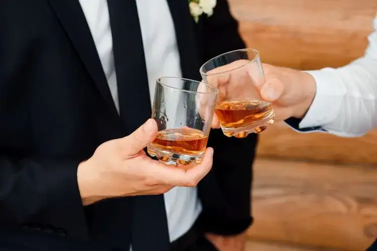 Ile whisky na wesele? Oblicz precyzyjnie i oszczędź!