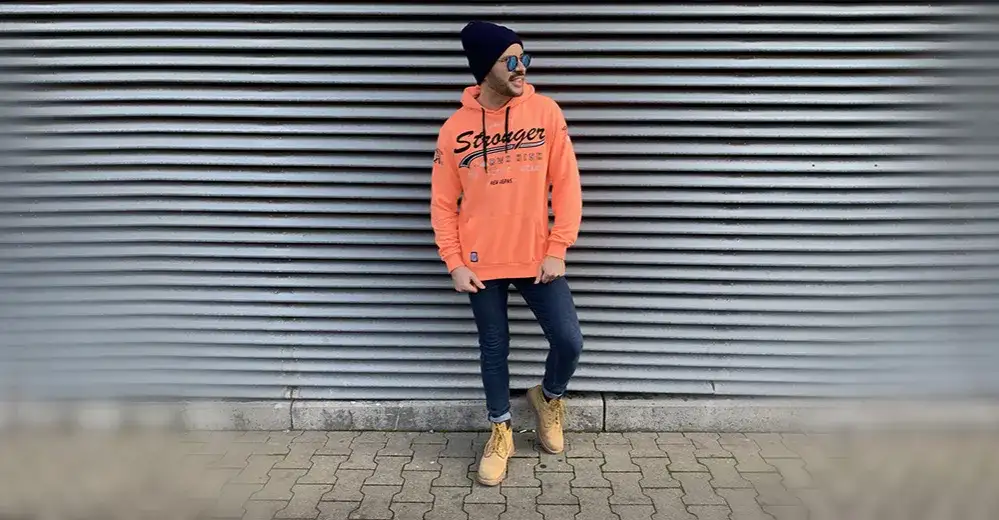 Jak przerobić bluzę z kapturem na modny i unikalny styl