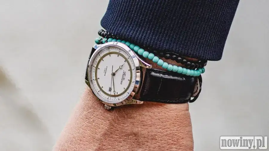 Zegarek męski skórzany pasek: wybierz idealny model i stylizuj z klasą