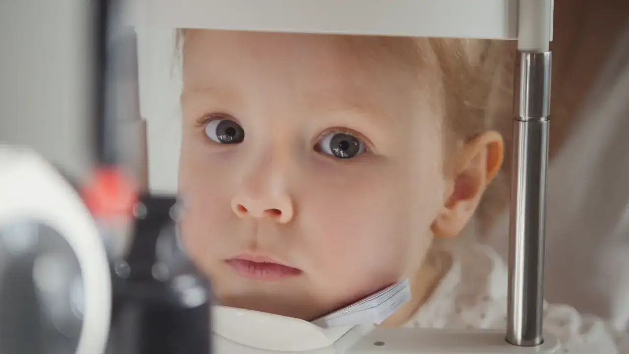 Jak wygląda badanie wzroku u rocznego dziecka i co warto wiedzieć?
