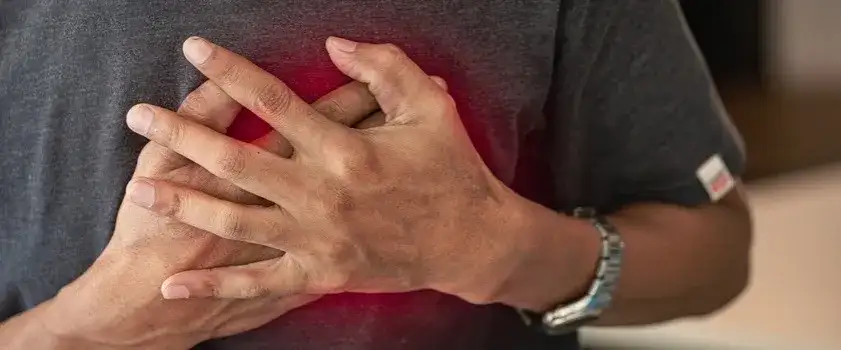 Zapalenie wsierdzia objawy – jak je rozpoznać i kiedy działać?