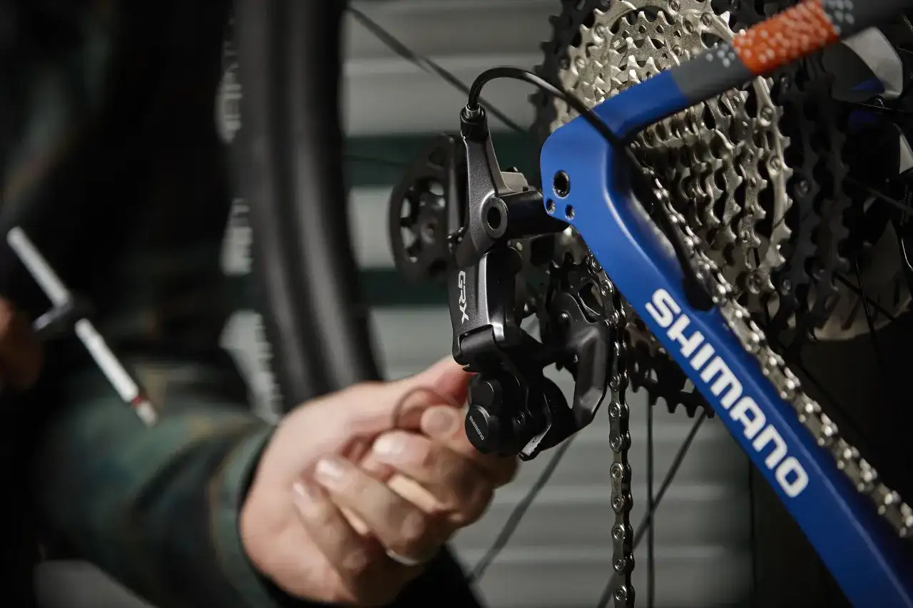 Kompletna instrukcja ustawiania przerzutek w rowerze: Regulacja bez błędów