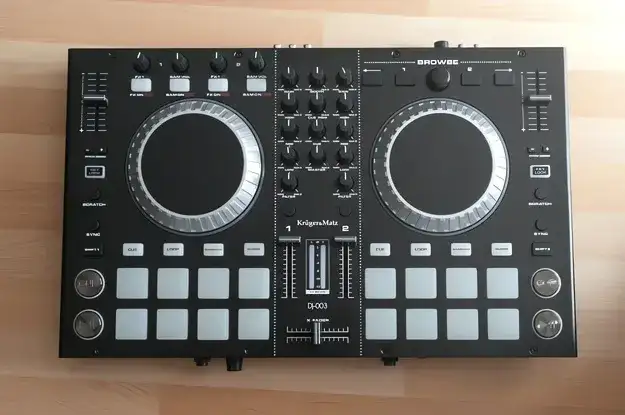 Kontroler DJ dla początkujących: Jaki wybrać, by nie popełnić błędu?