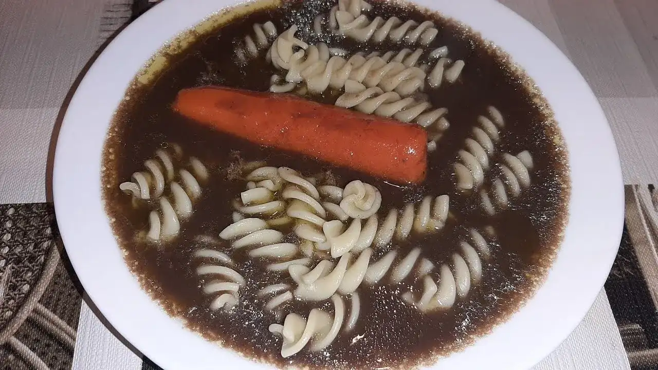 Gdzie zjeść czerninę w Poznaniu? Odkryj najlepsze miejsca na danie