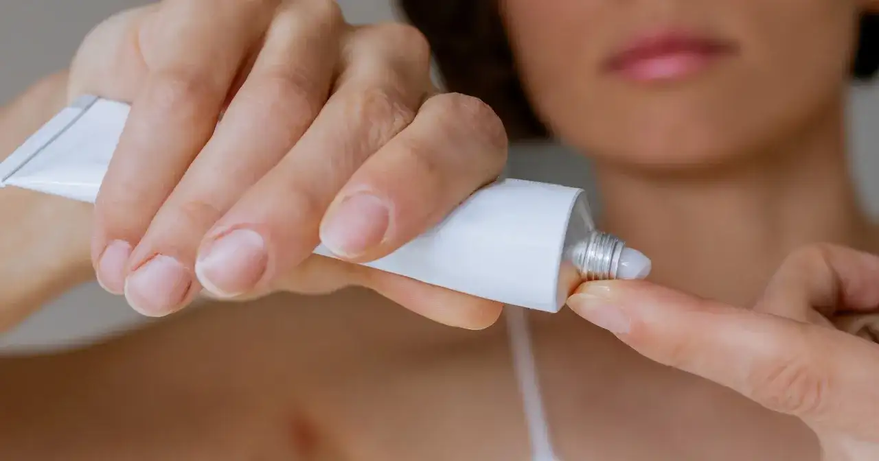 Skuteczne sposoby na ból ręki - ulga i leczenie w zasięgu ręki