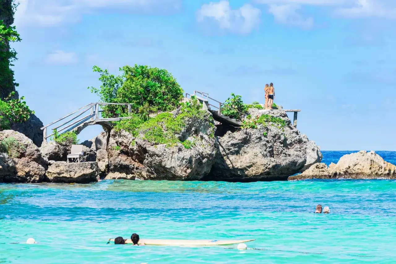 Jamajka czy jest bezpiecznie? Odkryj zagrożenia i porady dla turystów