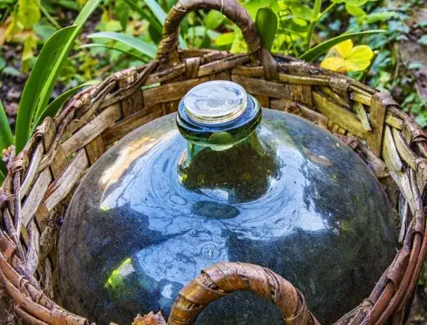 Jak zrobić wino bez drożdży i uniknąć najczęstszych błędów