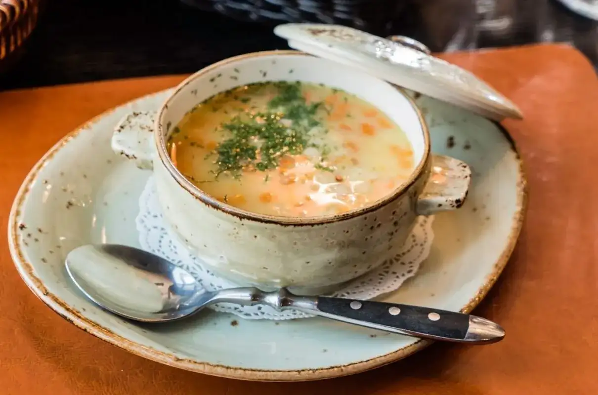 Najlepsze zupy na cielęcinie, które zachwycą Twoje podniebienie