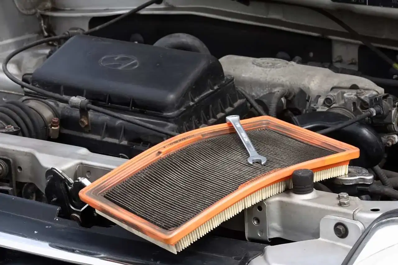 Koszt wymiany filtra powietrza: Ceny, czynniki i oszczędności