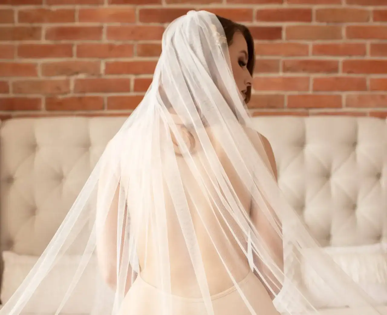 Niewidoczna bielizna ślubna: poradnik, by suknia leżała idealnie