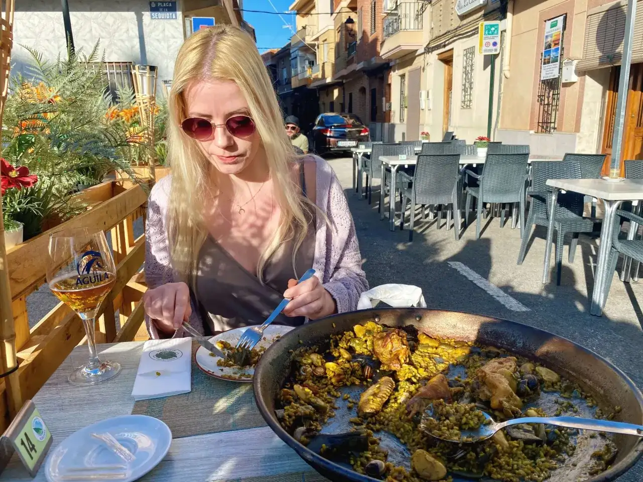 Gdzie zjeść paellę w Walencji: najlepsze restauracje, które musisz znać