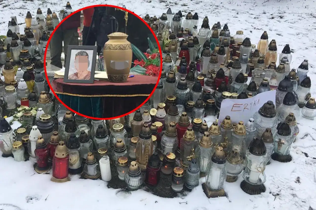 Znicze i urna pogrzebowa na stole, w tle zdjęcie zamazanej osoby.