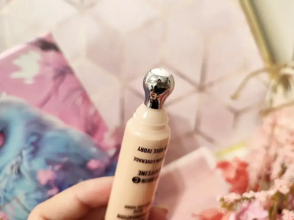 Rimmel podkład rozświetlający - dlaczego warto go wybrać?