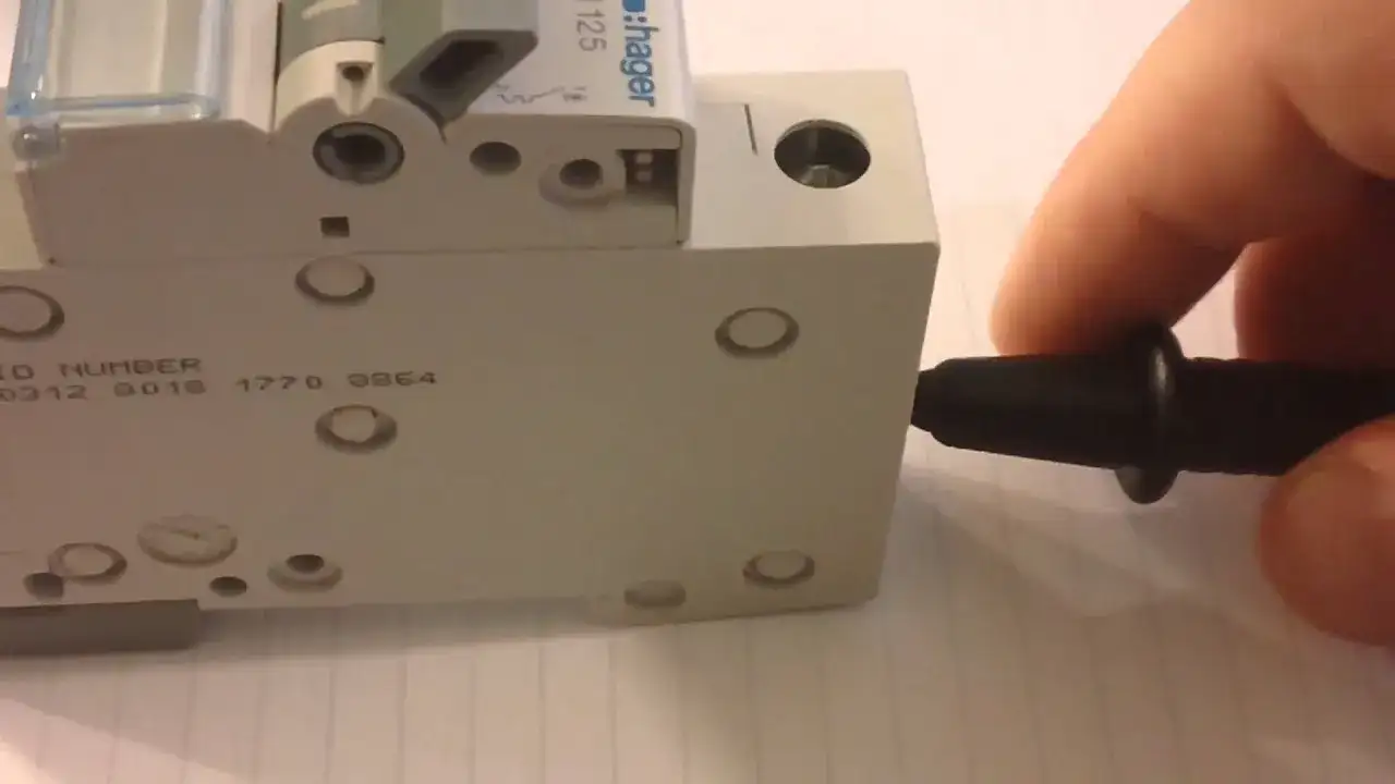 Spalony bezpiecznik: 5 niezawodnych oznak - jak rozpoznać?