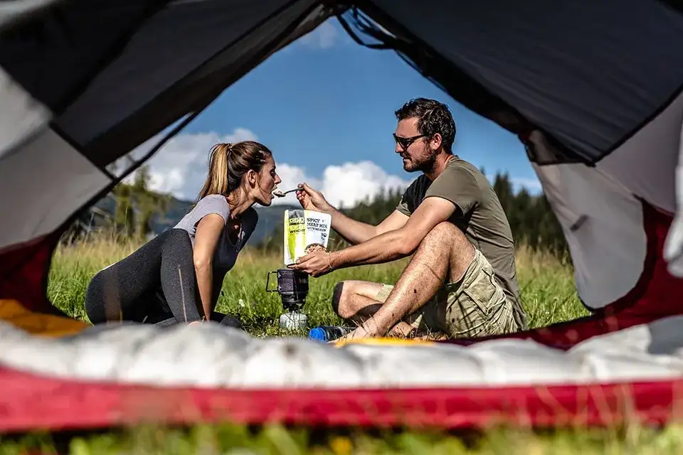 Co to jest biwak? Zrozumienie i znaczenie biwaku w praktyce