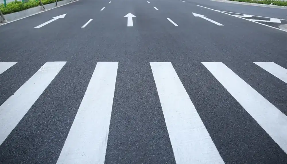 Jak malować pasy na drodze - uniknij najczęstszych błędów i kosztów