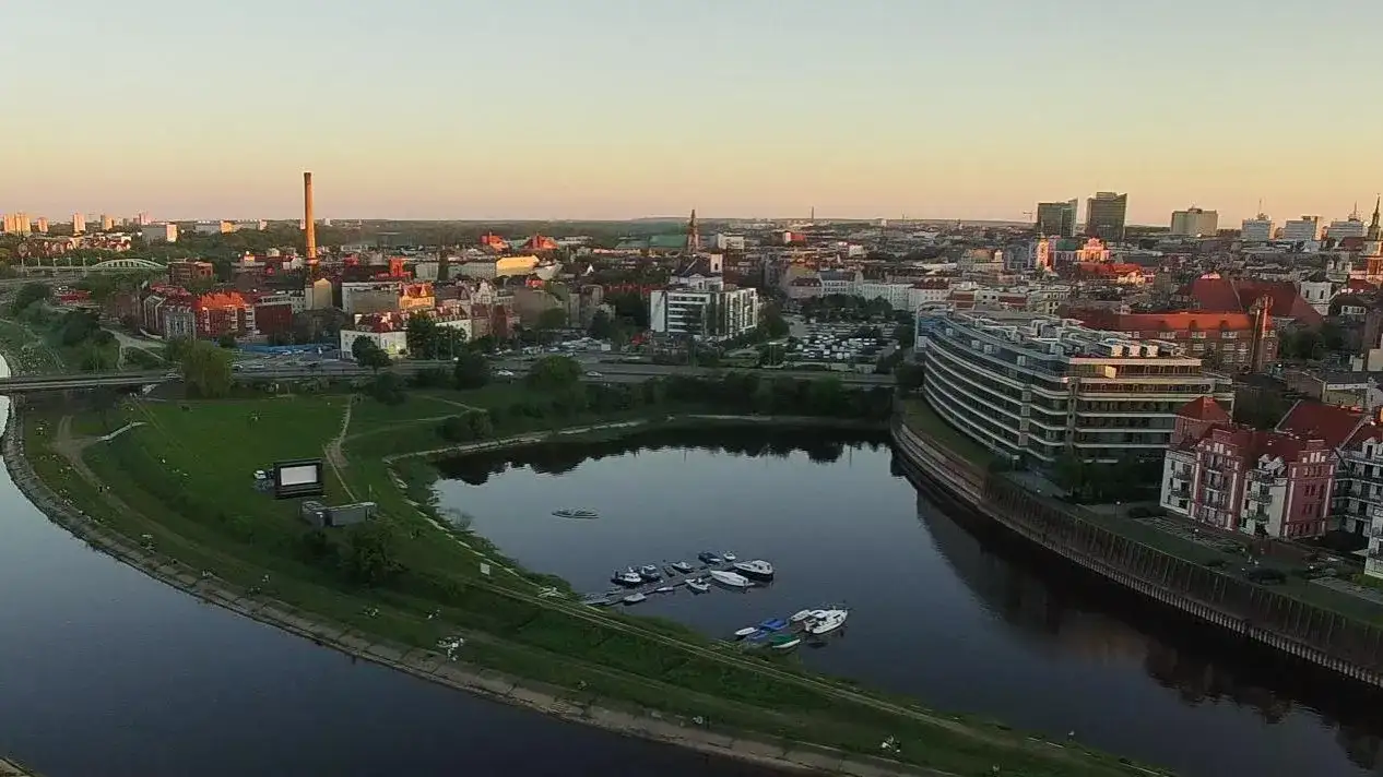 Jaka rzeka płynie przez Poznań? Odkryj tajemnice Warty i jej urok