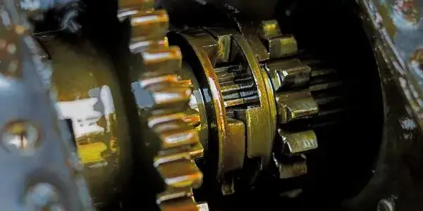 Ile oleju silnik C-360? Kluczowe informacje na temat wymiany oleju