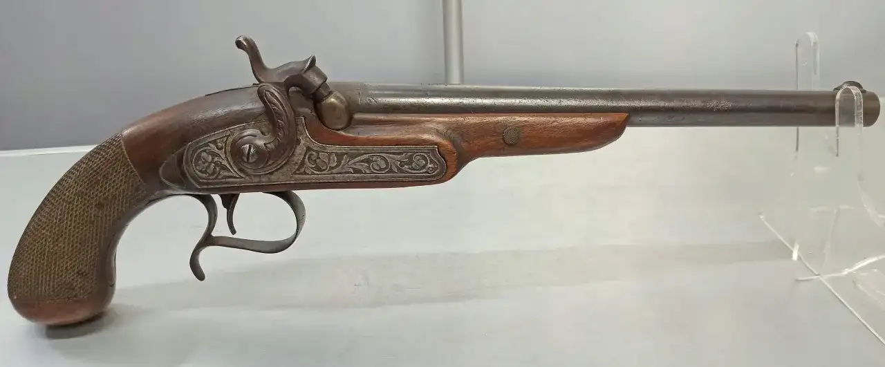 Czy na broń czarnoprochową trzeba mieć zezwolenie? Sprawdź zasady!