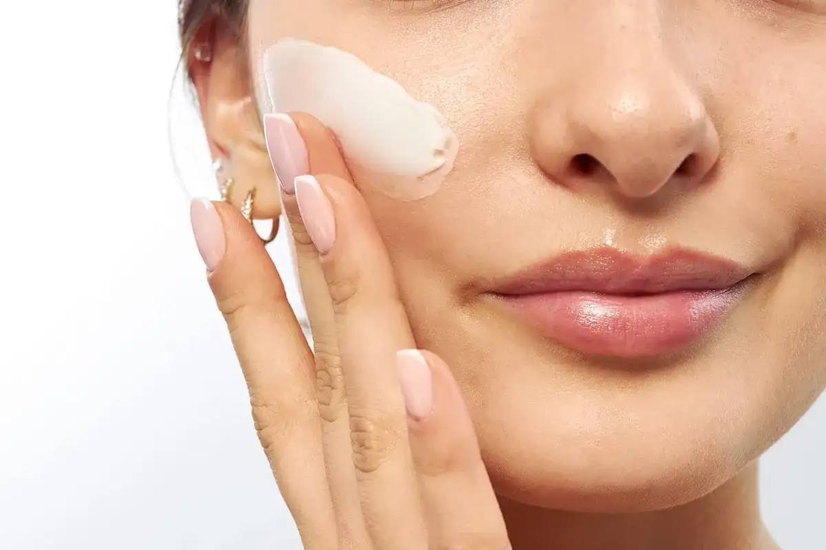 Czym się różni krem od balsamu? Odkryj, co wybrać dla swojej skóry