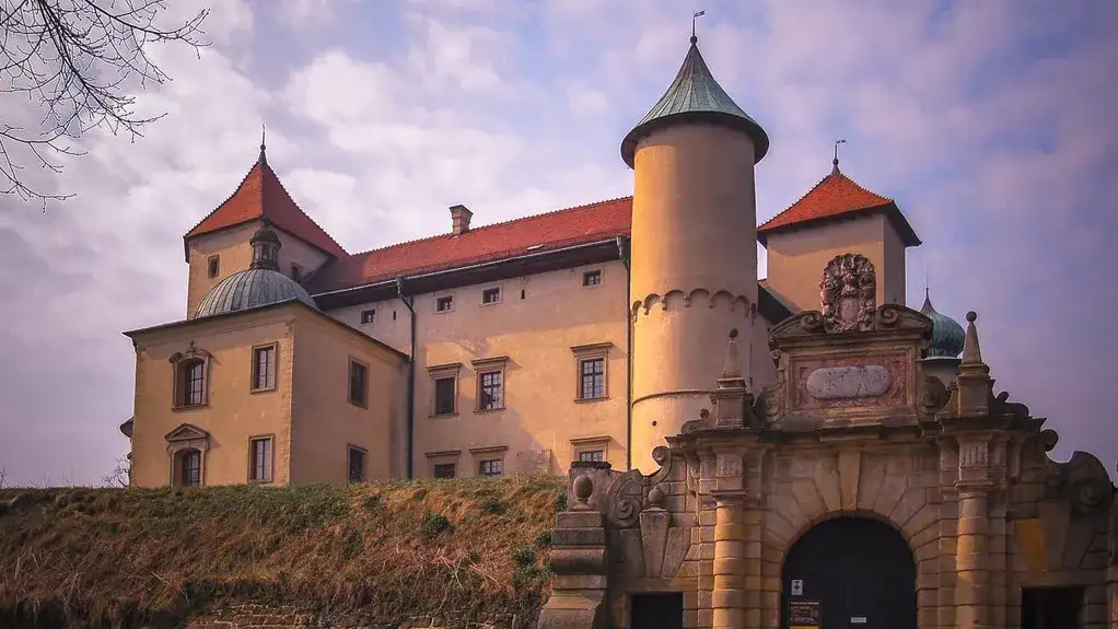 Zamek Wiśnicz: Potężna twierdza magnacka w Małopolsce