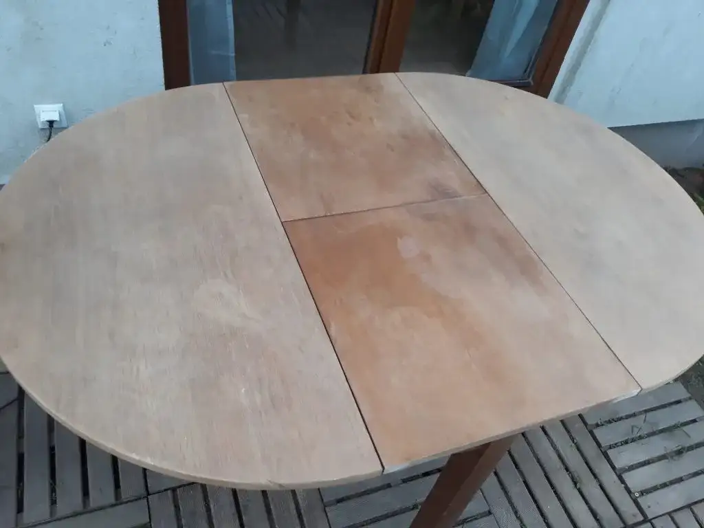 Jak odnowić stół fornirowany i uniknąć kosztownych błędów